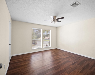10011 Spring Place Drive - Photo Thumbnail 13