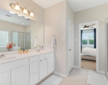 17639 Cypress Hilltop Way - Photo Thumbnail 20