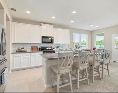 17639 Cypress Hilltop Way - Photo Thumbnail 14