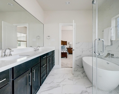 1016 Green Kensington Drive - Photo Thumbnail 24