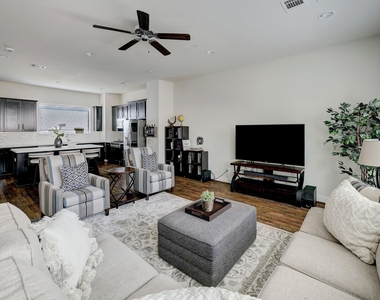 1016 Green Kensington Drive - Photo Thumbnail 10