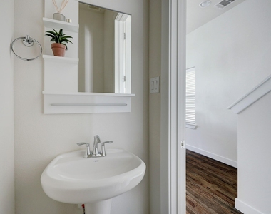 1016 Green Kensington Drive - Photo Thumbnail 19