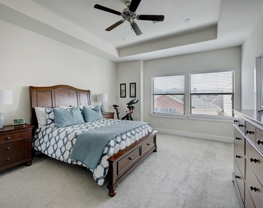 1016 Green Kensington Drive - Photo Thumbnail 20