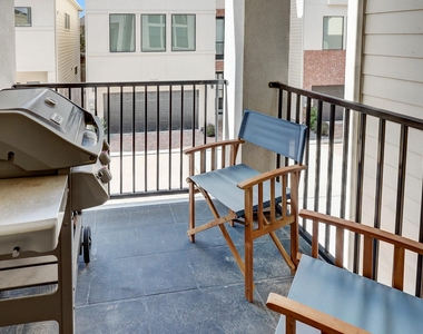 1016 Green Kensington Drive - Photo Thumbnail 18