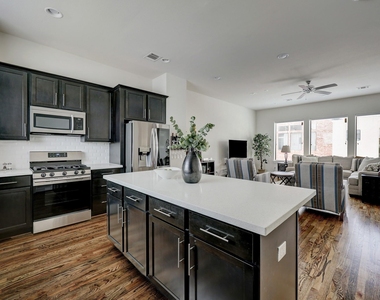 1016 Green Kensington Drive - Photo Thumbnail 14