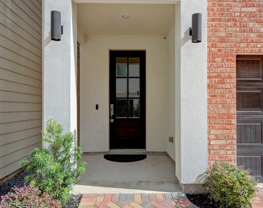 1016 Green Kensington Drive - Photo Thumbnail 4