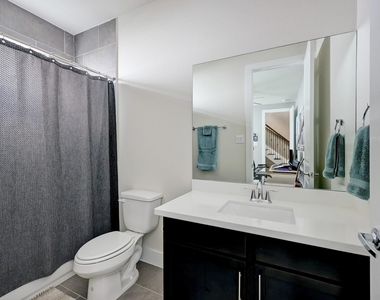 1016 Green Kensington Drive - Photo Thumbnail 8