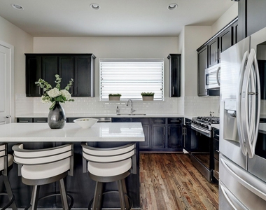 1016 Green Kensington Drive - Photo Thumbnail 13