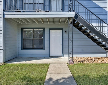 900 Holly Drive - Photo Thumbnail 11