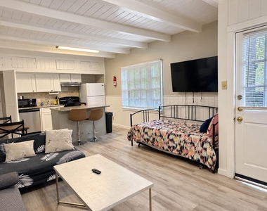 2347 Sheridan Street - Photo Thumbnail 9