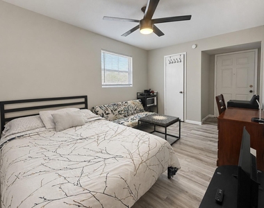 2347 Sheridan Street - Photo Thumbnail 23