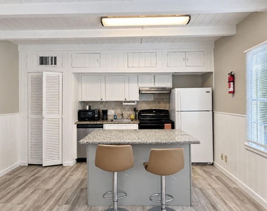 2347 Sheridan Street - Photo Thumbnail 5