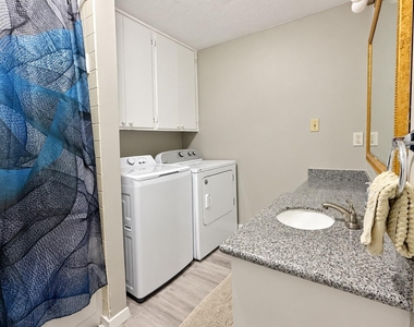 2347 Sheridan Street - Photo Thumbnail 14