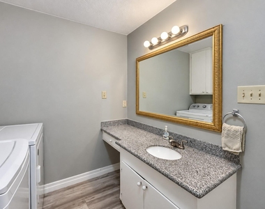 2347 Sheridan Street - Photo Thumbnail 13