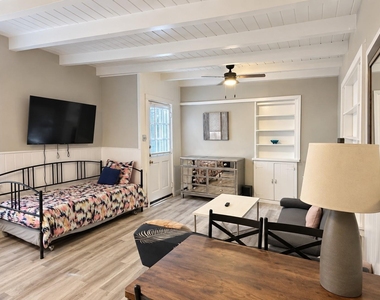 2347 Sheridan Street - Photo Thumbnail 3