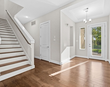 1611 Hardy Street - Photo Thumbnail 2