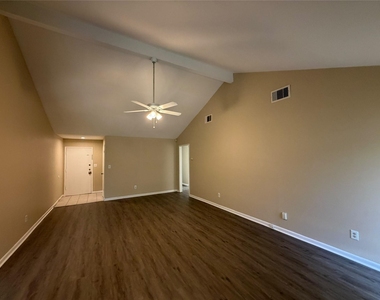 2015 Trailing Vine Road - Photo Thumbnail 5