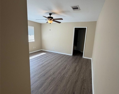 2015 Trailing Vine Road - Photo Thumbnail 15
