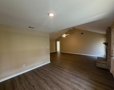 2015 Trailing Vine Road - Photo Thumbnail 8