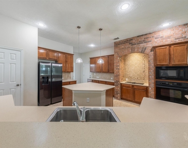 5010 Oxbow Circle E - Photo Thumbnail 15