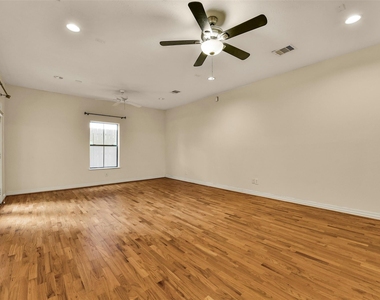 3030 Orchard Drive - Photo Thumbnail 4