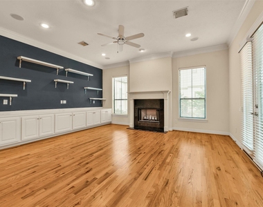 3030 Orchard Drive - Photo Thumbnail 10