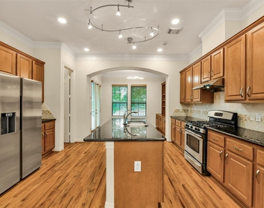 3030 Orchard Drive - Photo Thumbnail 18