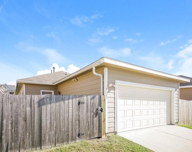 4043 Mossy Place Lane - Photo Thumbnail 15