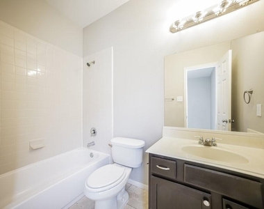 4043 Mossy Place Lane - Photo Thumbnail 9