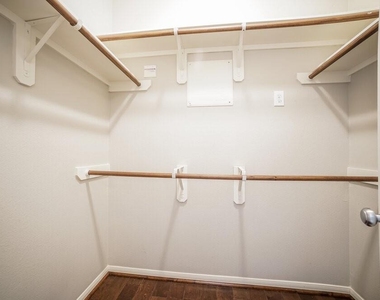 4043 Mossy Place Lane - Photo Thumbnail 10