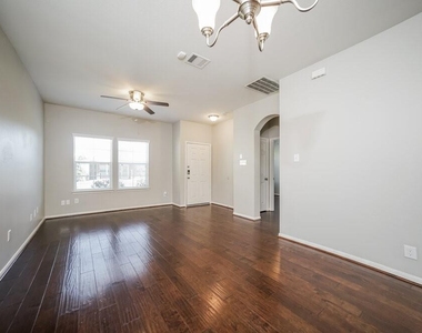 4043 Mossy Place Lane - Photo Thumbnail 2