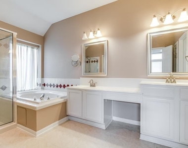 1718 Bumelia Court - Photo Thumbnail 10