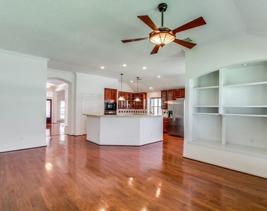 1718 Bumelia Court - Photo Thumbnail 5