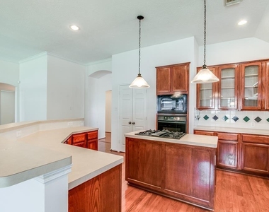 1718 Bumelia Court - Photo Thumbnail 7