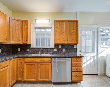 512 W Pierce Street - Photo Thumbnail 11