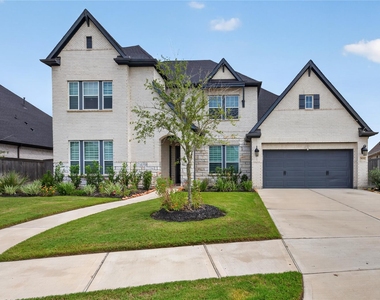 3031 Emerald Field Lane - Photo Thumbnail 2