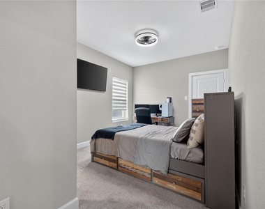 3031 Emerald Field Lane - Photo Thumbnail 40