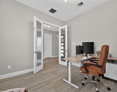 3031 Emerald Field Lane - Photo Thumbnail 6