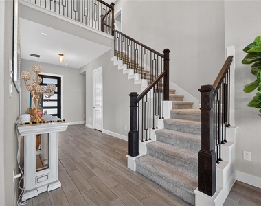 3031 Emerald Field Lane - Photo Thumbnail 4