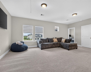 3031 Emerald Field Lane - Photo Thumbnail 37