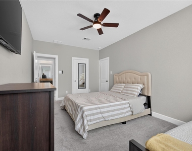 3031 Emerald Field Lane - Photo Thumbnail 30