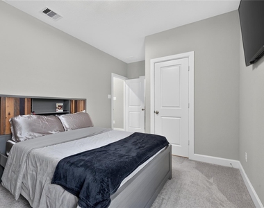 3031 Emerald Field Lane - Photo Thumbnail 41