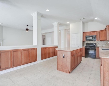 2523 Firecrest Drive - Photo Thumbnail 15