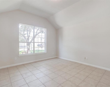 2523 Firecrest Drive - Photo Thumbnail 5