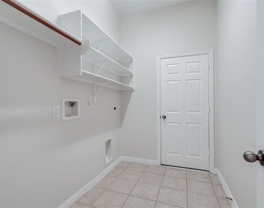 2523 Firecrest Drive - Photo Thumbnail 19