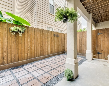 5722 Maxie Street - Photo Thumbnail 9