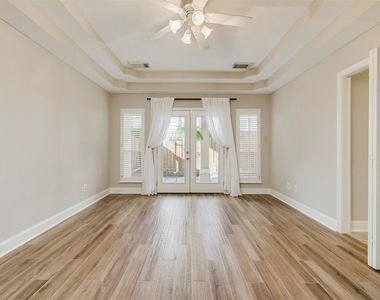 5722 Maxie Street - Photo Thumbnail 3