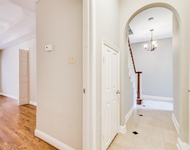 5722 Maxie Street - Photo Thumbnail 11