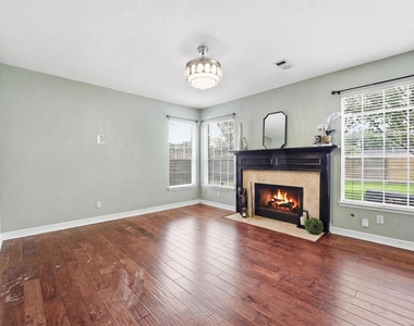 2413 Piney Woods Drive - Photo Thumbnail 12