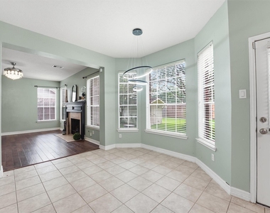 2413 Piney Woods Drive - Photo Thumbnail 7
